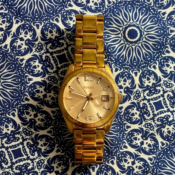 HP🤍Womens Gold Fossil Watch - Picture 2 of 5